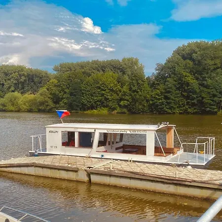 Marina Vltava Nelahozeves