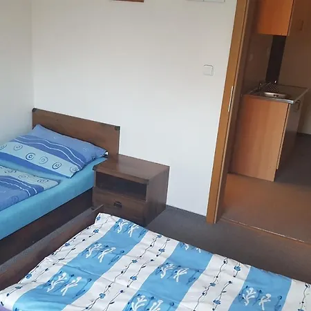 Marina Vltava Penzion Nelahozeves