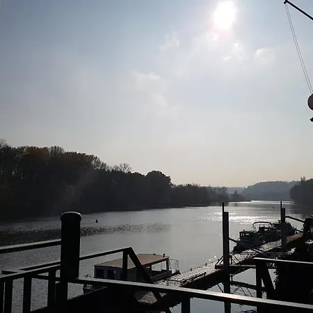 Marina Vltava Nelahozeves