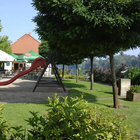 Marina Vltava Penzion Nelahozeves